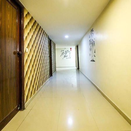 Oyo 893 Hotel Seven Ahmedabad Bagian luar foto